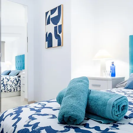 K1. Cozy Flores With Pool Apartment