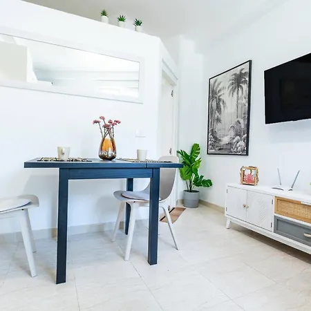 K1. Cozy Flores With Pool Apartament