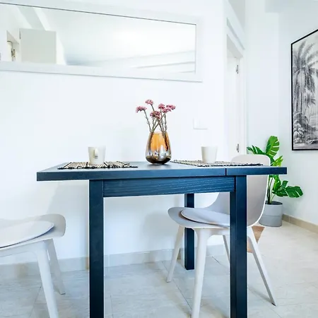 K1. Cozy Flores With Pool Apartament